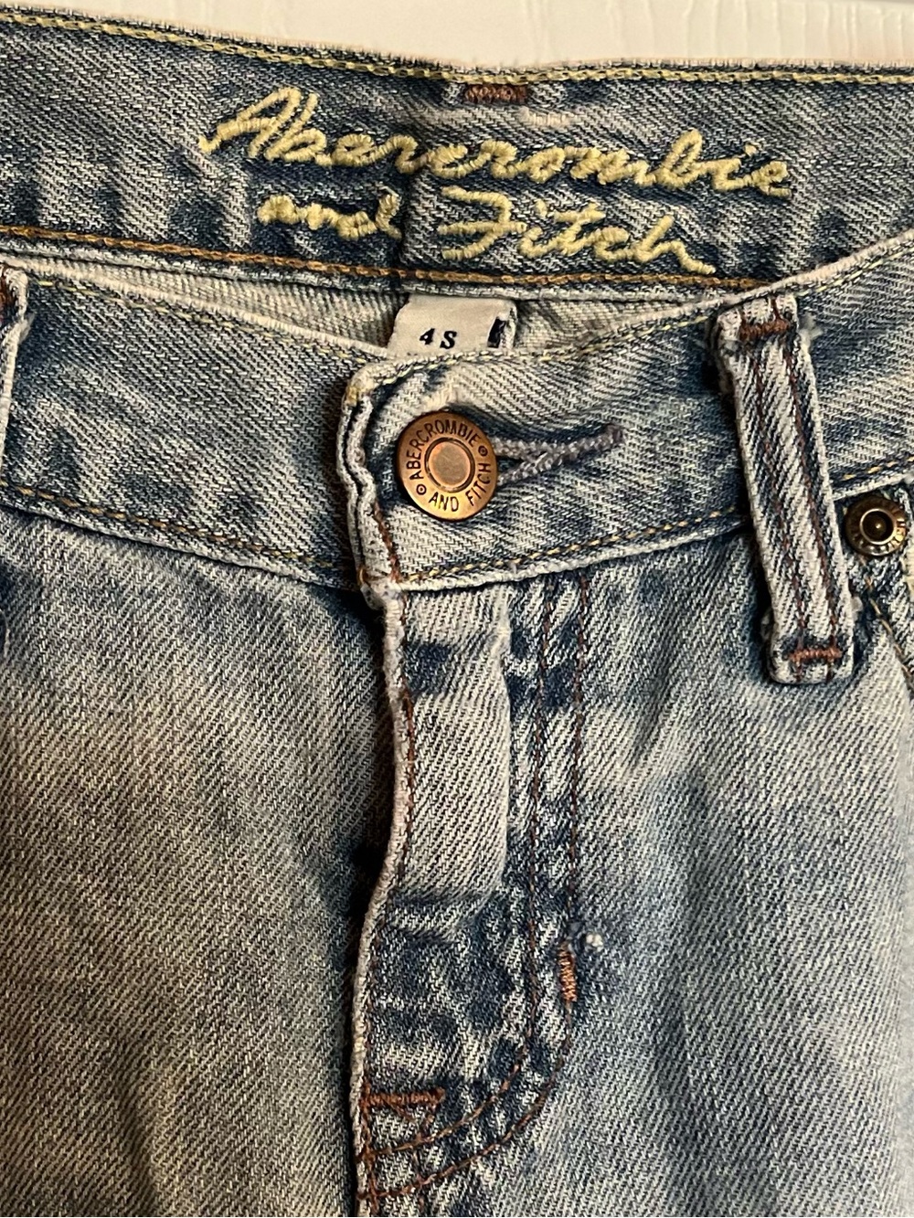 Abercrombie & Fitch Denim Jeans Sz 4 100% Cotton Vintage Distressed Light Wash